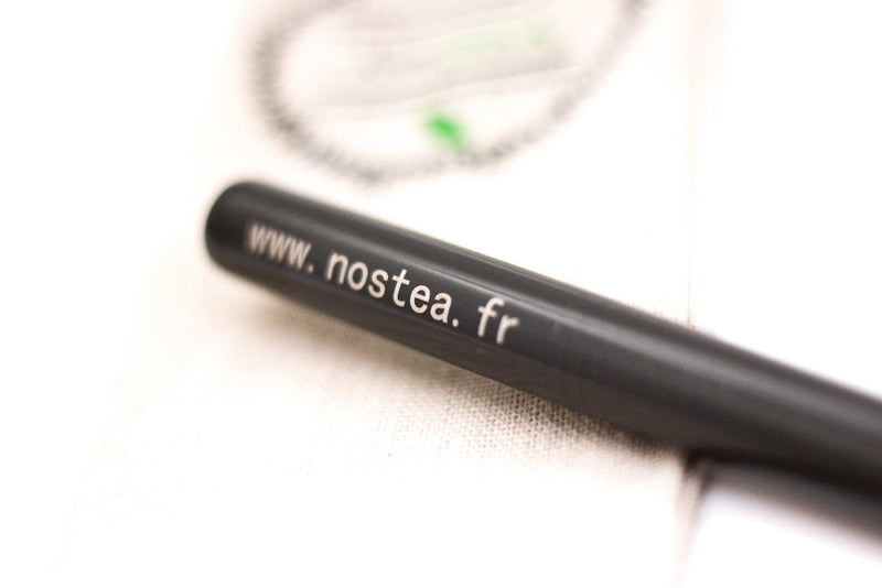 Nostea: Paille pour bubble tea noire logo 